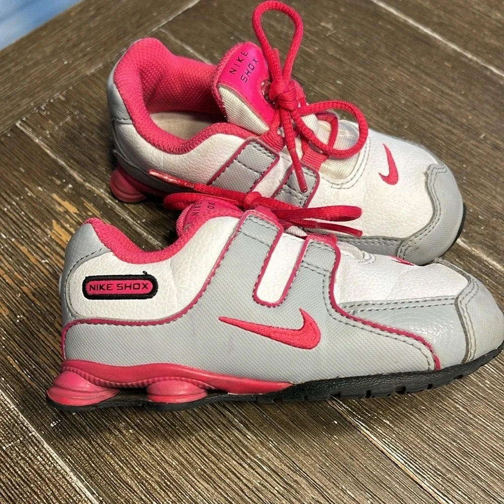 Vtg‎ Nike Shox Pink and Gray Sneakers